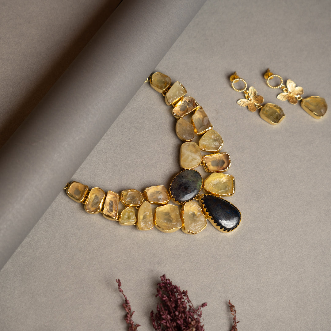 KASHVI PREMIUM 18K PLATED HANDMADE RAW STONE AND POLISHED STONE NECKPIECE/NECKLACE EARRINGS NL252.