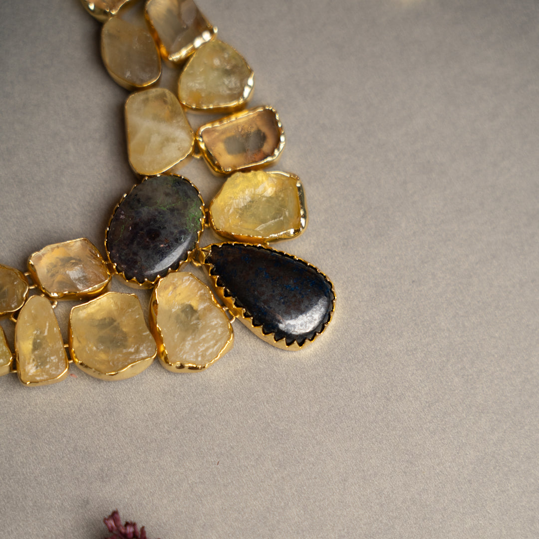 KASHVI PREMIUM 18K PLATED HANDMADE RAW STONE AND POLISHED STONE NECKPIECE/NECKLACE EARRINGS NL252.