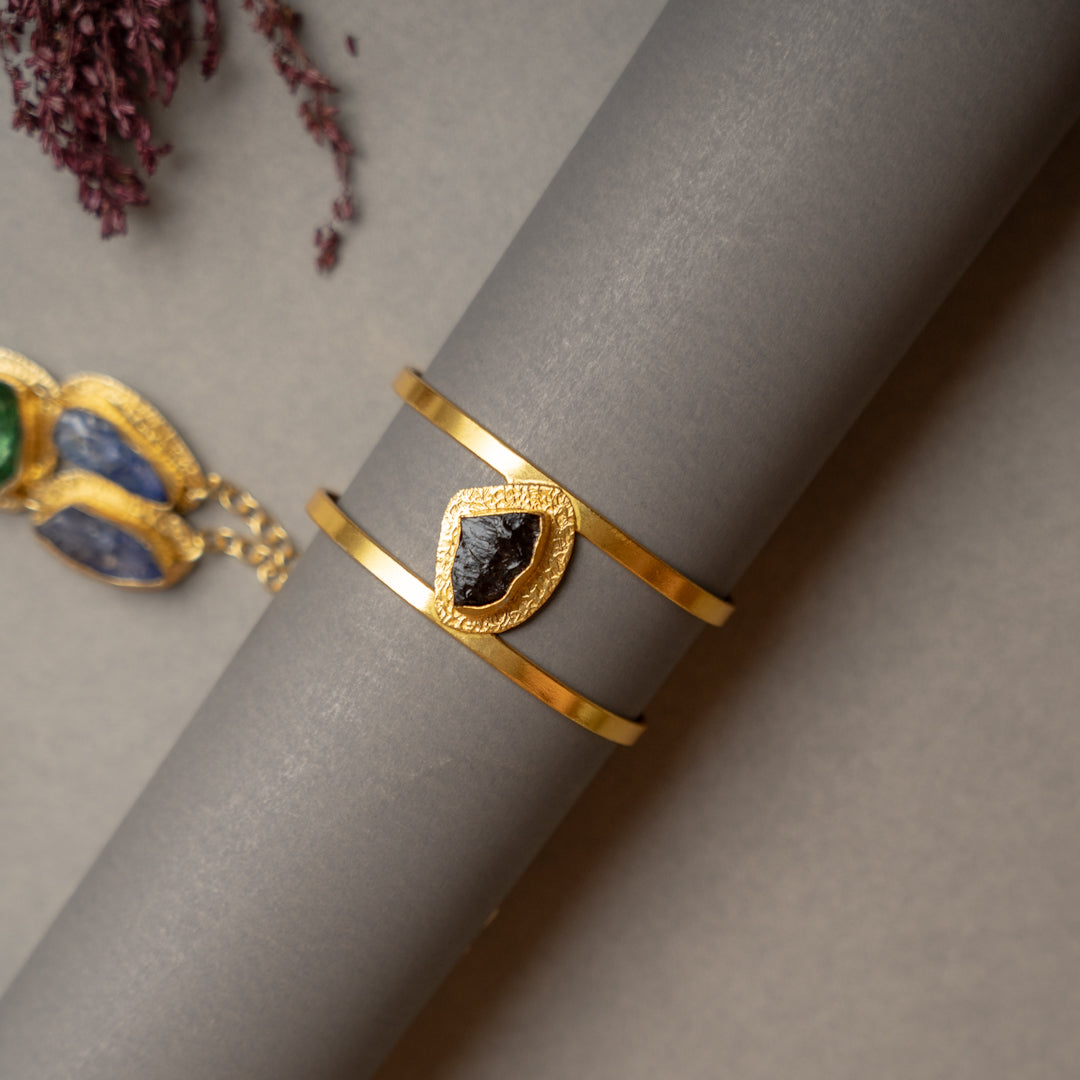 THAMIZHACHI BIJOUX EXCLUSIVE AND PREMIUM RAW STONES AND MOP HANDMADE GOLD TONED NECKPIECE/NECKLACE, BRACELET CUFF, RING WITH EARRING SET NL145