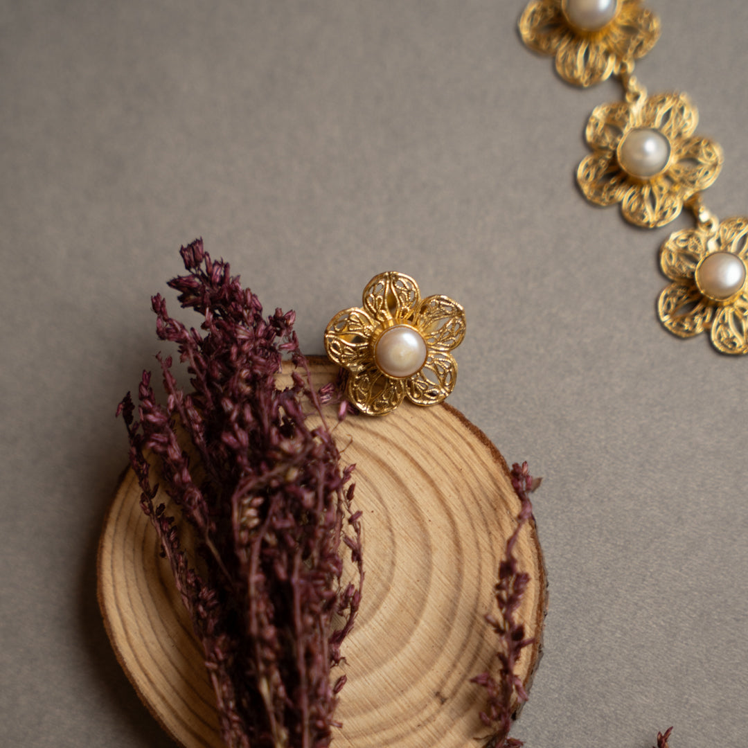 FLORA FANTASY PREMIUM PREMIUM PLATED HANDMADE AND HAND HAMMERED ANTIQUE NECKPIECE/NECKLACE NL147