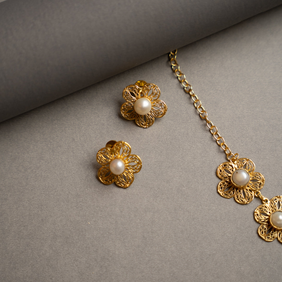 FLORA FANTASY PREMIUM PREMIUM PLATED HANDMADE AND HAND HAMMERED ANTIQUE NECKPIECE/NECKLACE NL147