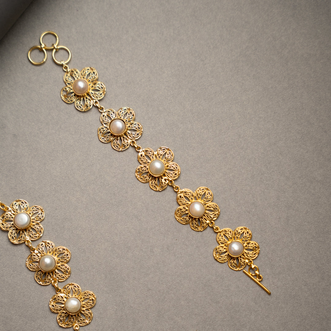 FLORA FANTASY PREMIUM PREMIUM PLATED HANDMADE AND HAND HAMMERED ANTIQUE NECKPIECE/NECKLACE NL147