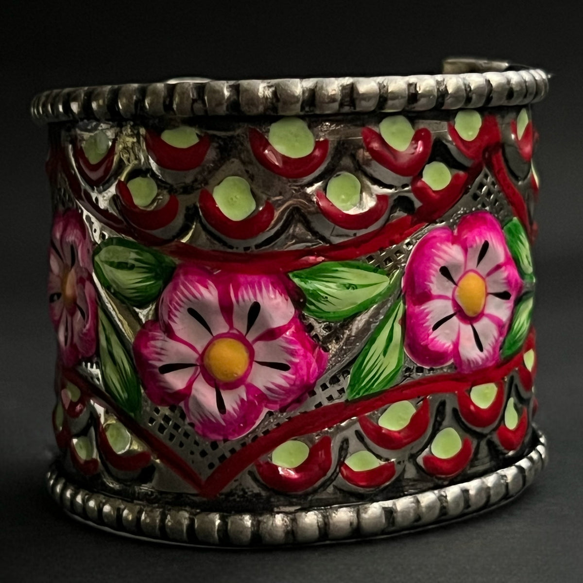 NEETU HAND HAMMERED AND HANDMADE HAND PAINTED ANTIQUE TONED CLASSIC HAND CUFF BR46