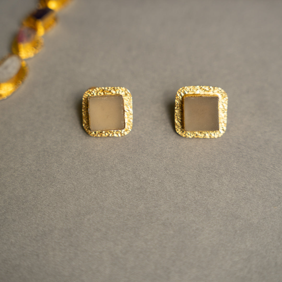 PETITE THAMIZHACHI BIJOUX EXCLUSIVE AND PREMIUM RAW STONES AND MOP HANDMADE GOLD TONED NECKPIECE/NECKLACE, BRACELET CUFF, RING WITH EARRING SET NL146