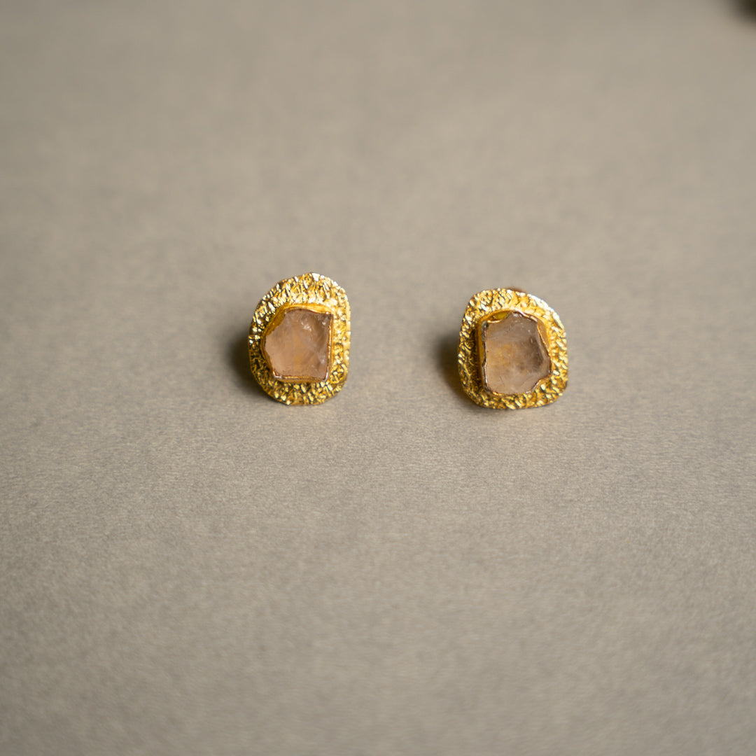 PETITE THAMIZHACHI BIJOUX EXCLUSIVE AND PREMIUM RAW STONES AND MOP HANDMADE GOLD TONED NECKPIECE/NECKLACE, BRACELET CUFF, RING WITH EARRING SET NL146