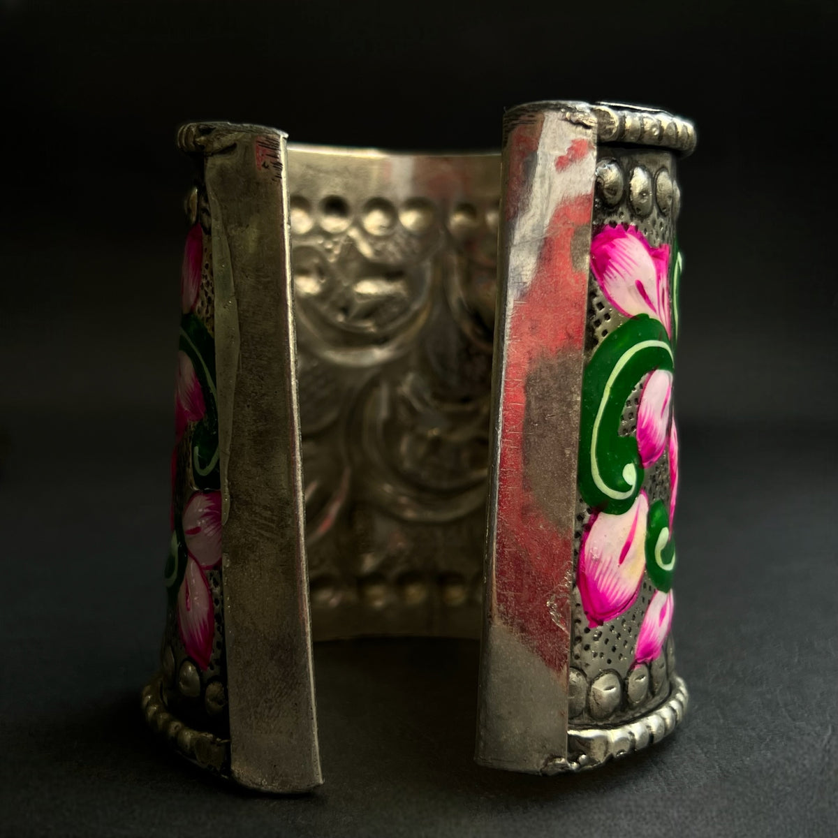 VISHAKA HAND HAMMERED AND HANDMADE HAND PAINTED ANTIQUE TONED CLASSIC HAND CUFF BR42