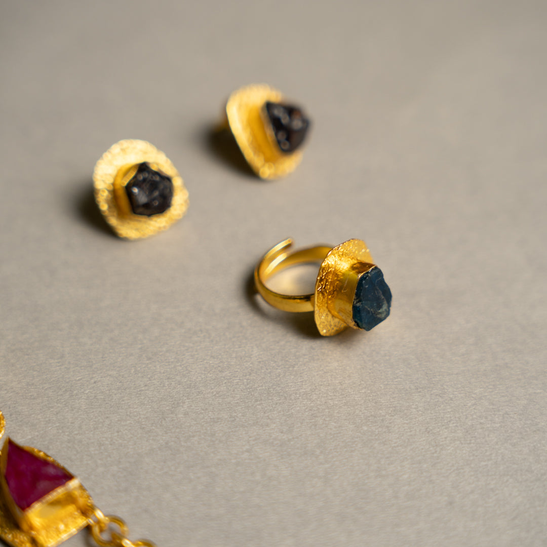 PETITE THAMIZHACHI BIJOUX EXCLUSIVE AND PREMIUM RAW STONES AND MOP HANDMADE GOLD TONED NECKPIECE/NECKLACE, BRACELET CUFF, RING WITH EARRING SET NL146