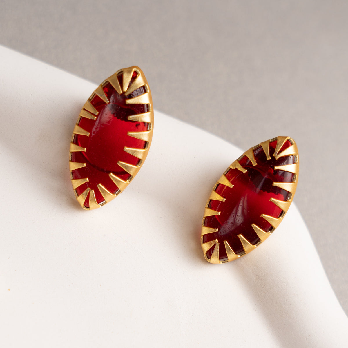 NAOMI GOLD TONED HANDMADE HAND HAMMERED CHOKER EARRINGS OF19