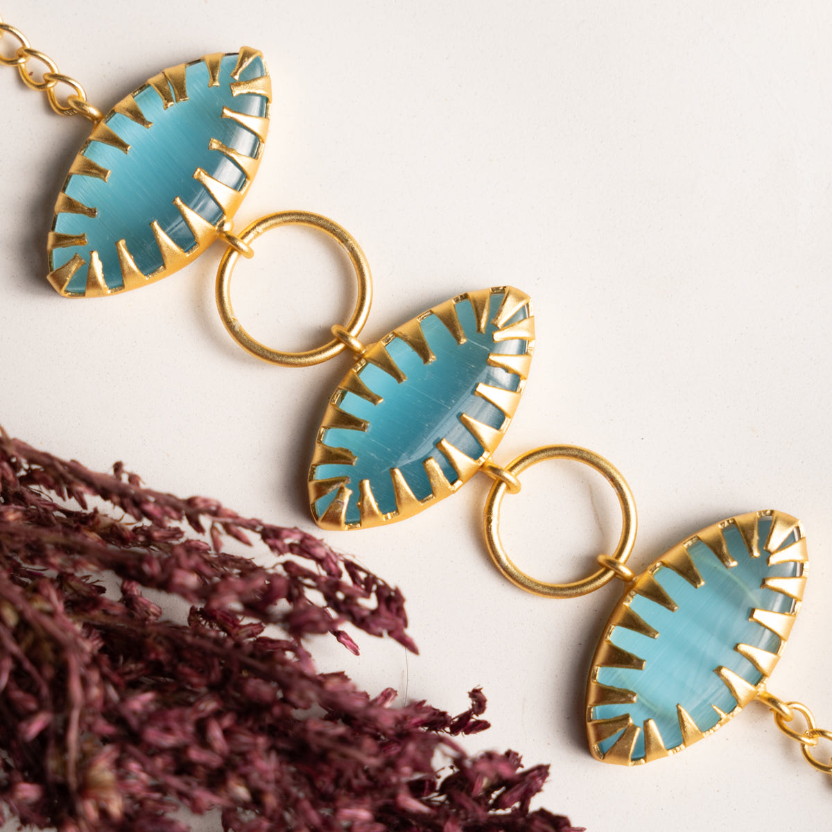 NAOMI GOLD TONED HANDMADE HAND HAMMERED CHOKER EARRINGS OF19