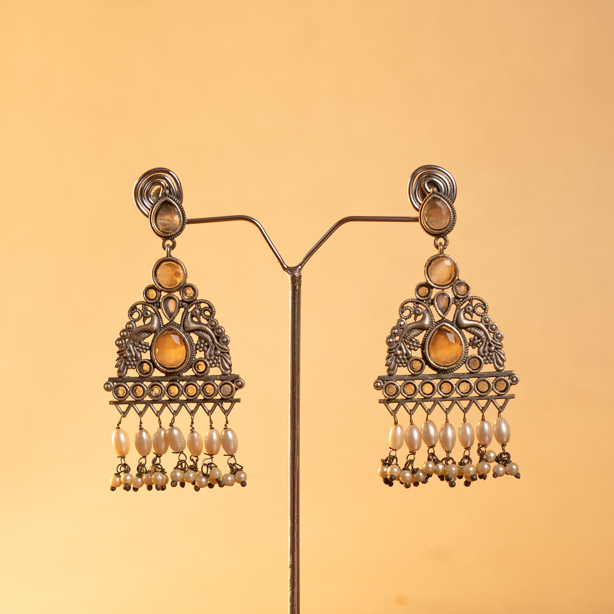 JENISHA PEARL LAYERED HANDMADE SILVER LOOK ALIKE MALA/ NECKPIECE  ML202