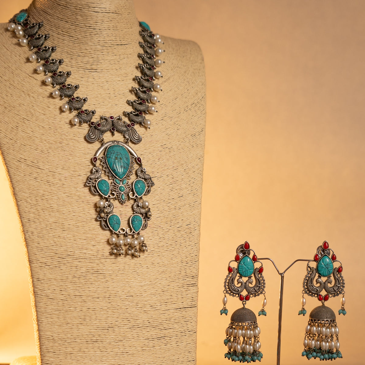 REYA SEMI HANDMADE RAW AND RUSTIC FINISH ANTIQUE NECKPIECE/NECKLACE WITH EARRING NL277