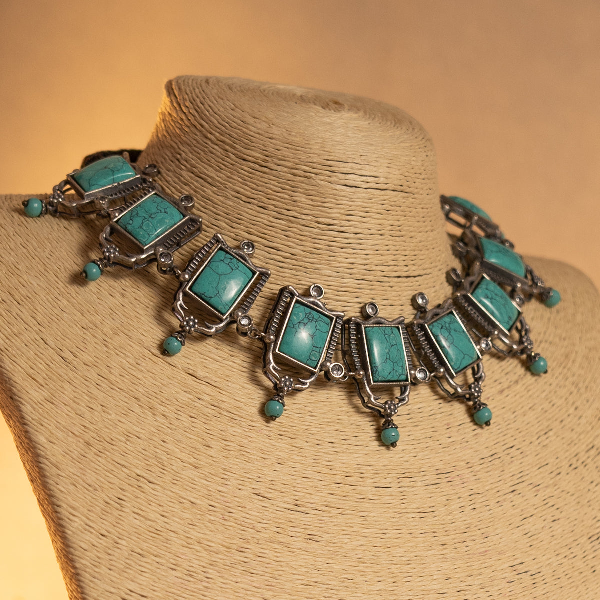 PAISLEY SEMI HANDMADE FAUX SILVER ANTIQUE NECKPIECE/NECKLACE WITH EARRING NL275