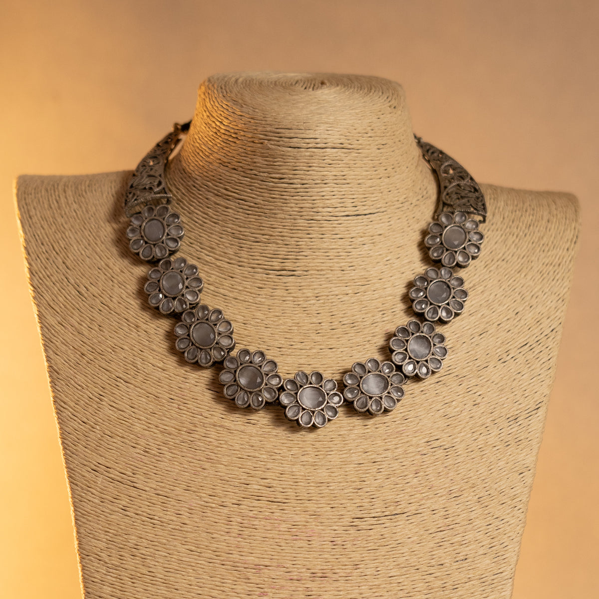 LUCIA FAUX SILVER SEMI HANDMADE ANTIQUE NECKPIECE/NECKLACE WITH EARRING NL286