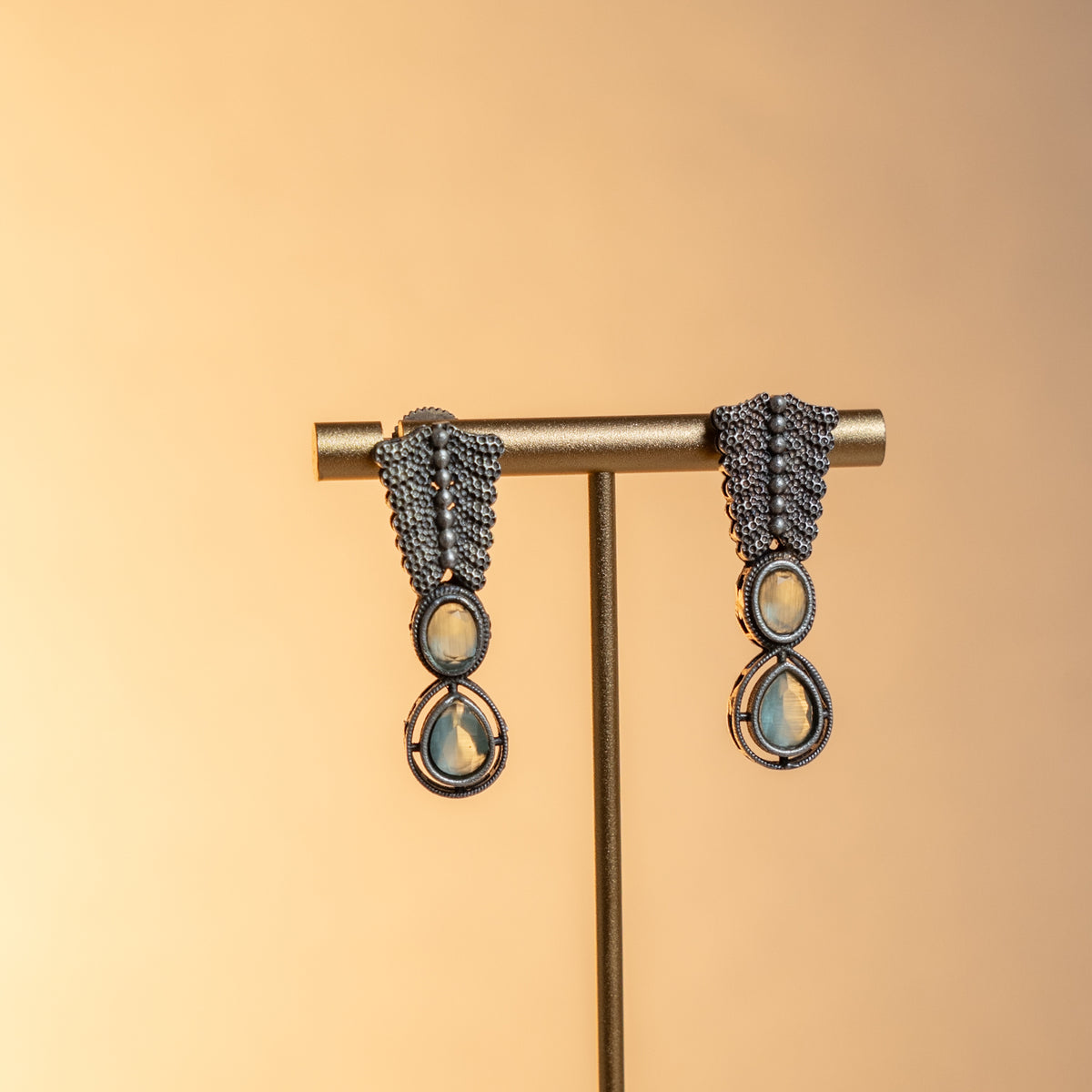 NORA FAUX SILVER PREMIUM SEMI HANDMADE ANTIQUE NECKPIECE/NECKLACE WITH EARRING NL282