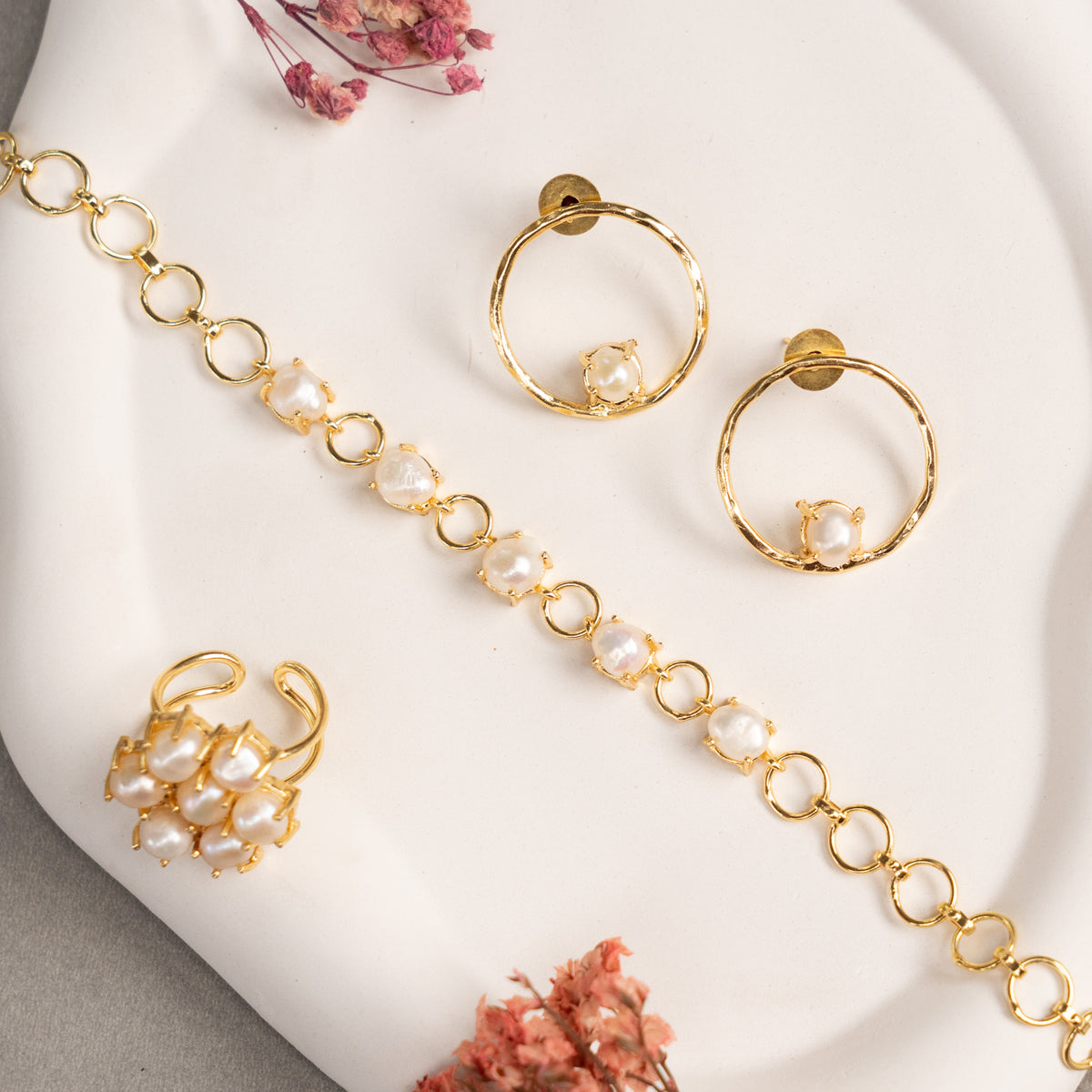 LUCY HANDMADE GOLD TONED FRESH WATER PEARLS HAND HAMMERED NECKLAC EARRINGS WITH RING OF10