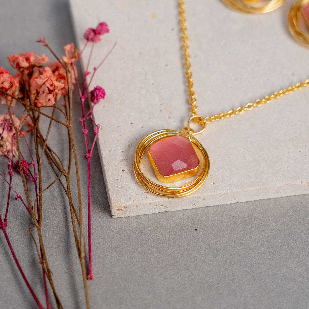 RILEY HANDMADE HAND HAMMERED  GOLD TONED NECKLAC AND EARRINGS OF12