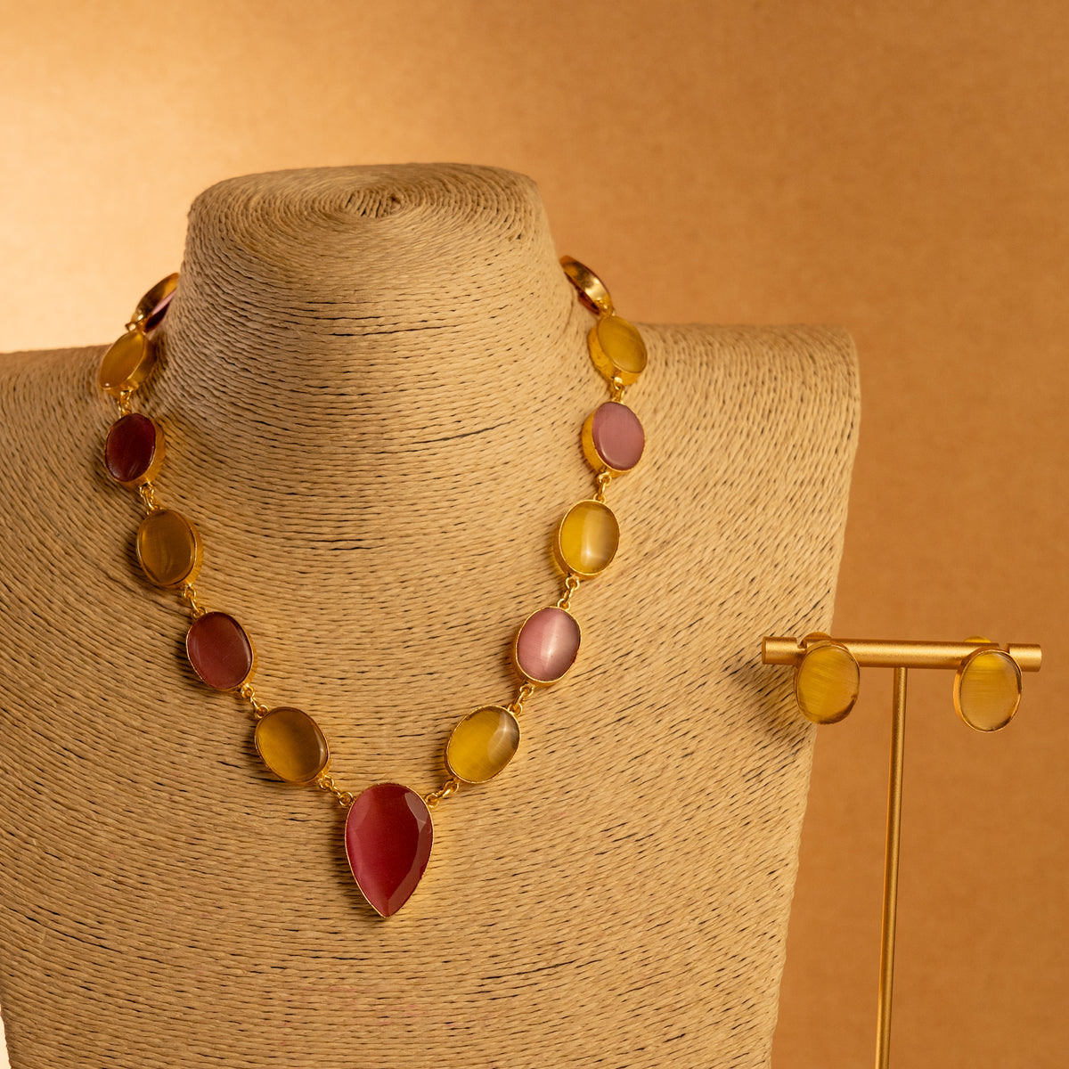 MOLE HANDMADE BIJOUX PREMIUM AND BIJOUX EXCLUSIVE MONALISA NECKLACE/ NECKPIECE NL32