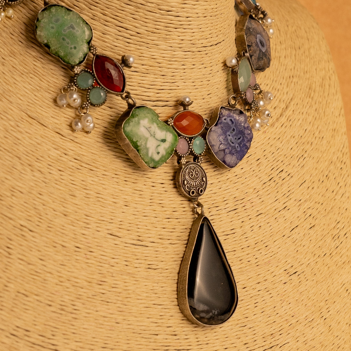 BRITA NATUAL STONES PREMIUM FAUX SILVER HANDMADE ANTIQUE NECKLACE/NECKPIECE NL20