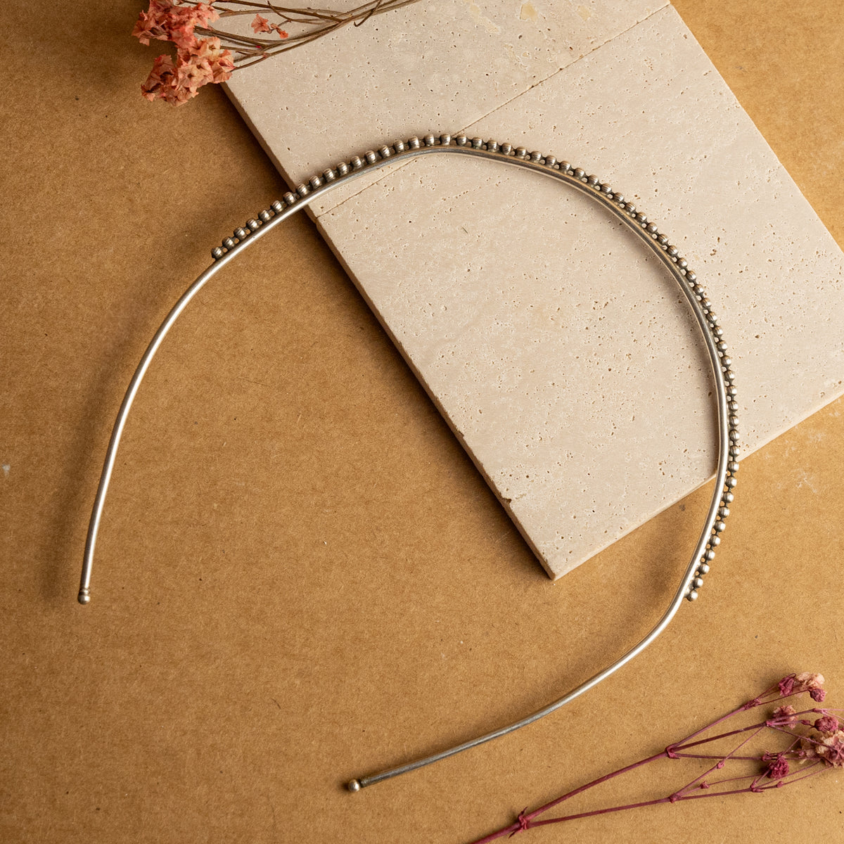 NIKA SILVER TONED FAUX SILVER ANTIQUE HEAD ACCESSORIES HA01