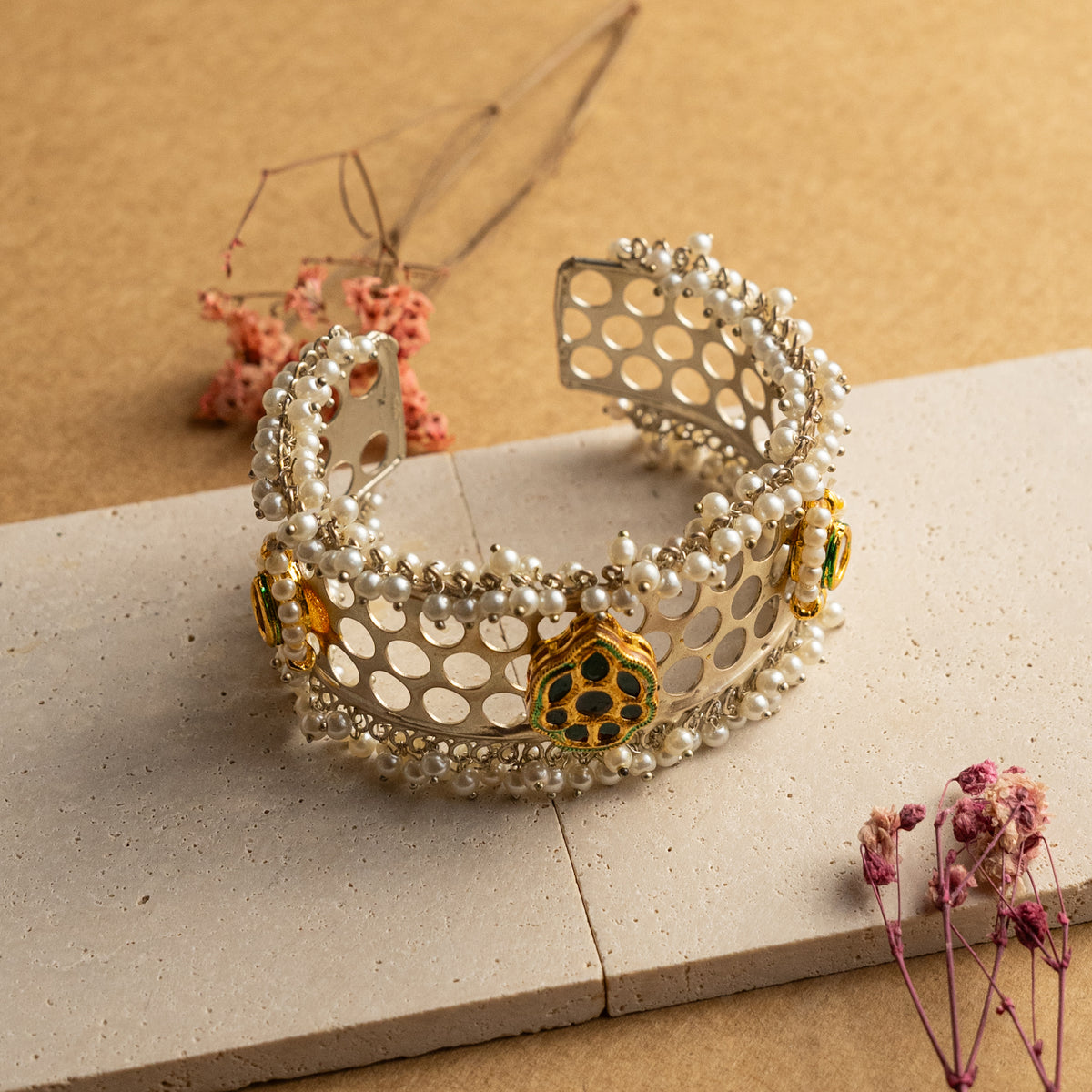 CUTIE HAND HAMMERED AND HANDMADE DUAL TONED CLASSIC KUNDAN BRACELETS BR55