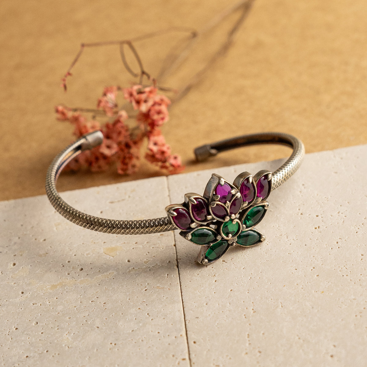 MANISHA HANDMADE SILVER TONED CLASSIC KEMP STONE BRACELETS BR69