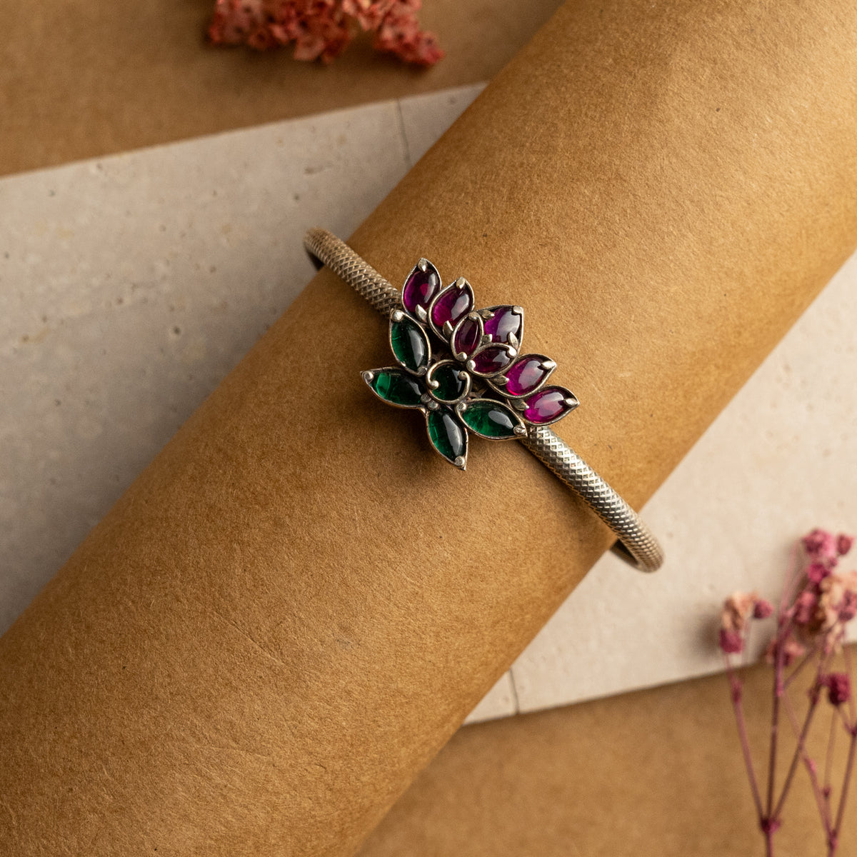 MANISHA HANDMADE SILVER TONED CLASSIC KEMP STONE BRACELETS BR69