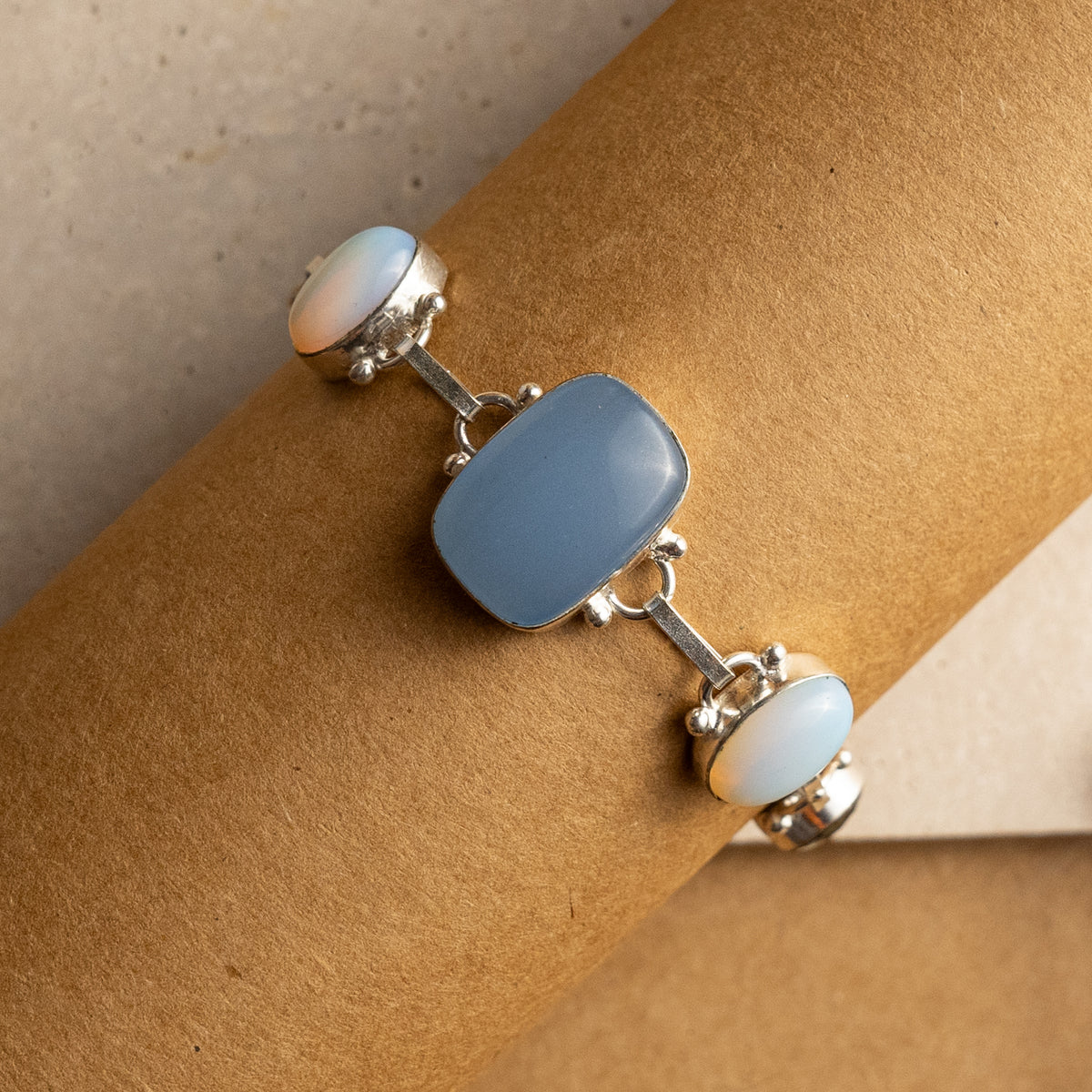 VIRUMA HAND HAMMERED AND HANDMADE SIVER TONED PRESIOUS STONE CLASSIC BRACELETS BR28