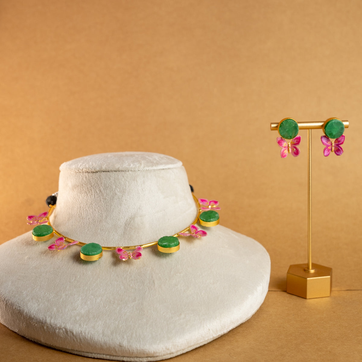 ARELY BIJOUX RAW STONE HANDMADE HANDPAINTED HASLI NECKPIECE WITH EARRINGS CH308