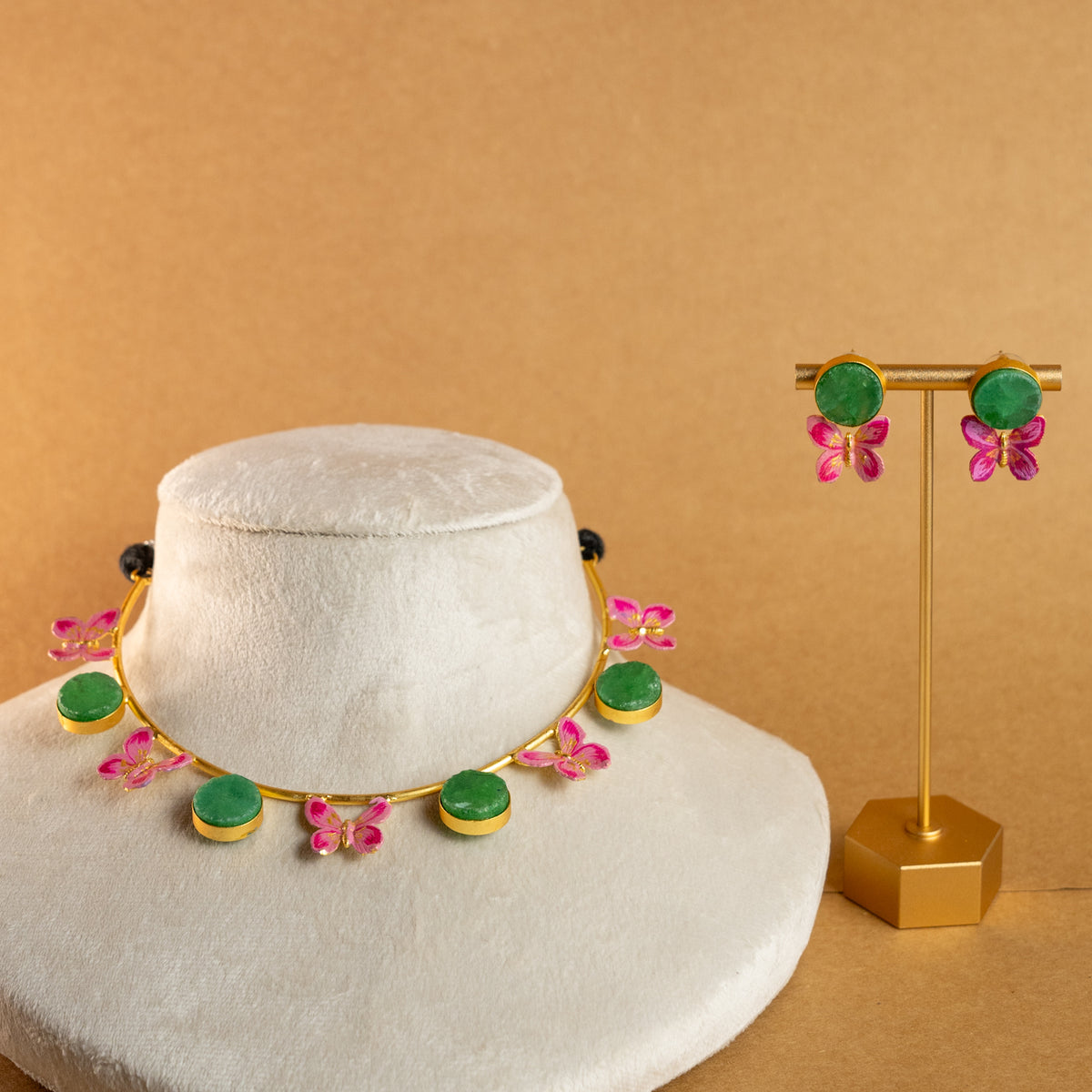 ARELY BIJOUX RAW STONE HANDMADE HANDPAINTED HASLI NECKPIECE WITH EARRINGS CH308