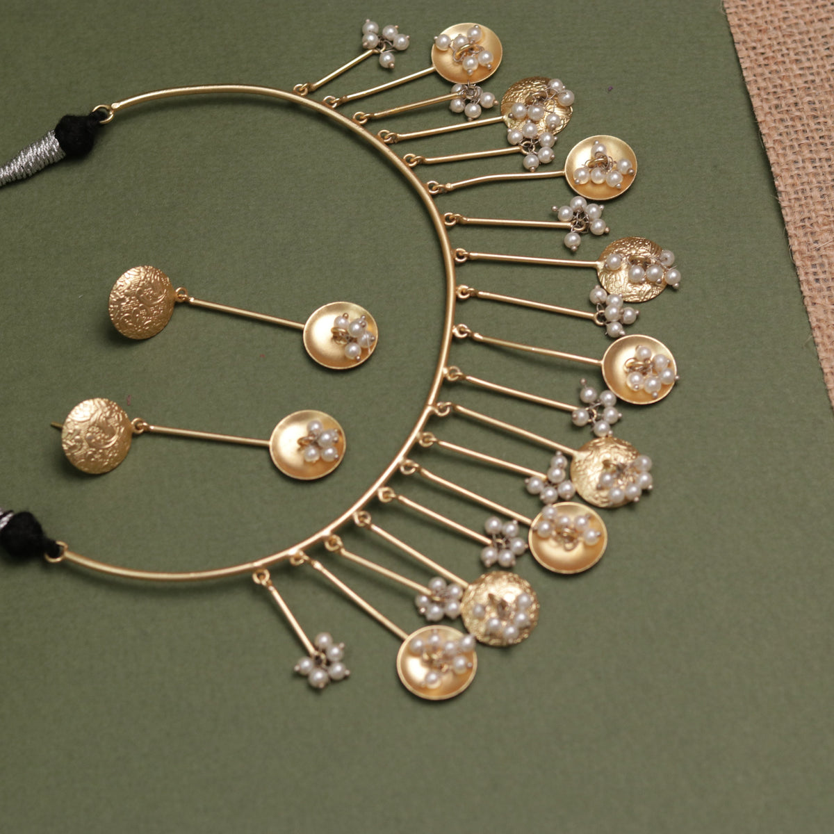 RILEY BIJOUX PREMIUM AND EXCLUSIVE HANDMADE CHOKER WITH EARRINGS CH123