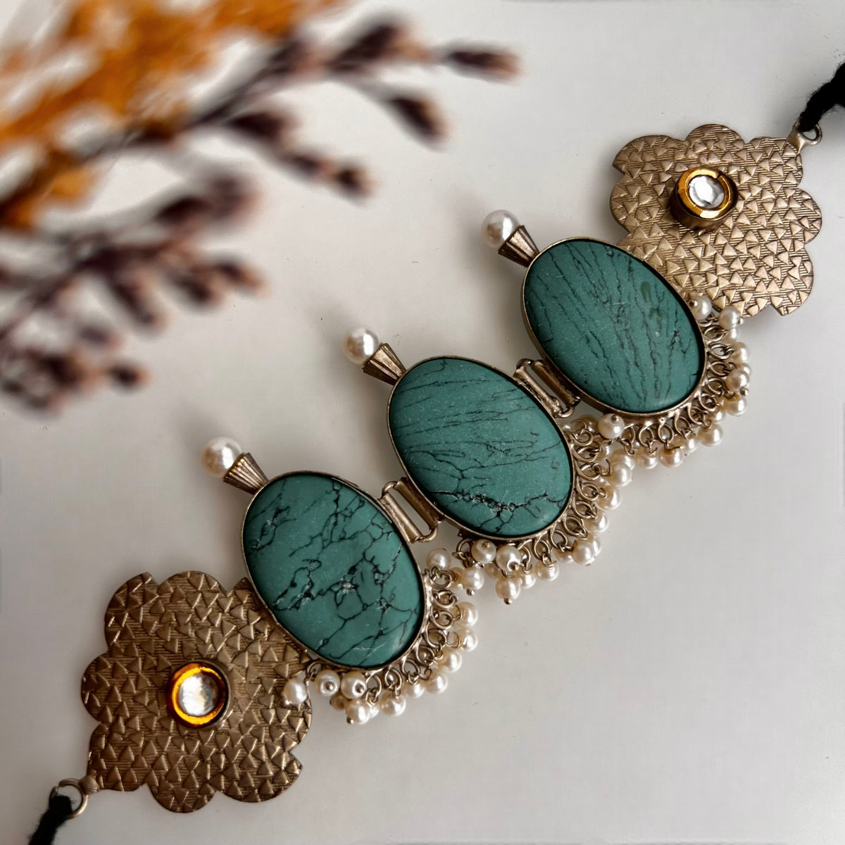 KATHIRA BIJOUX PREMIUM AND EXCLUSIVE HANDMADE CHOKER WITH EARRINGS CH60