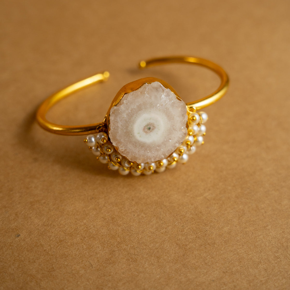 AINARA NATURAL AGATE STONE HANDMADE CHOKER ,EARRINGS ,BRACELET AND STUD CH316