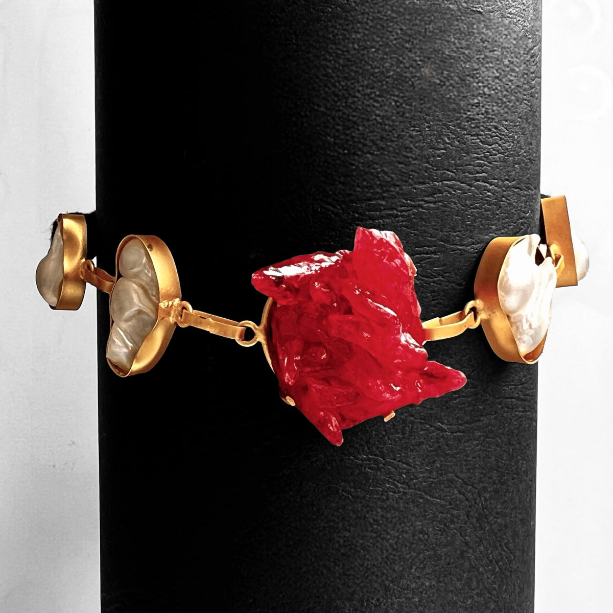 FLORA BIJOUX PREMIUM AND EXCLUSIVE MOP AND RAW STONE HANDMADE CHOKER CH88