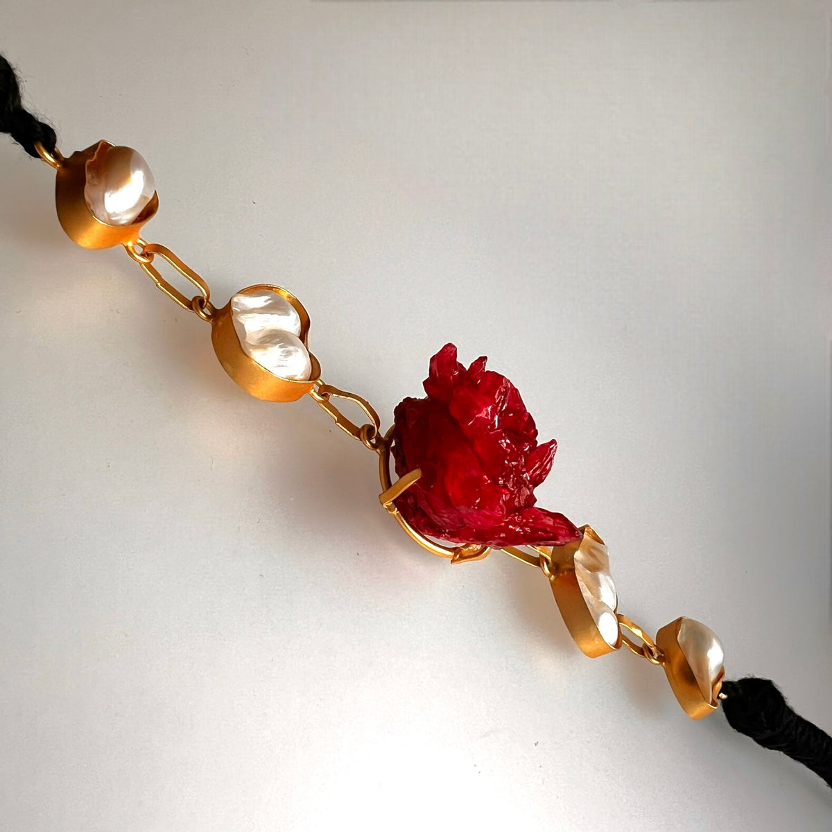 FLORA BIJOUX PREMIUM AND EXCLUSIVE MOP AND RAW STONE HANDMADE CHOKER CH88