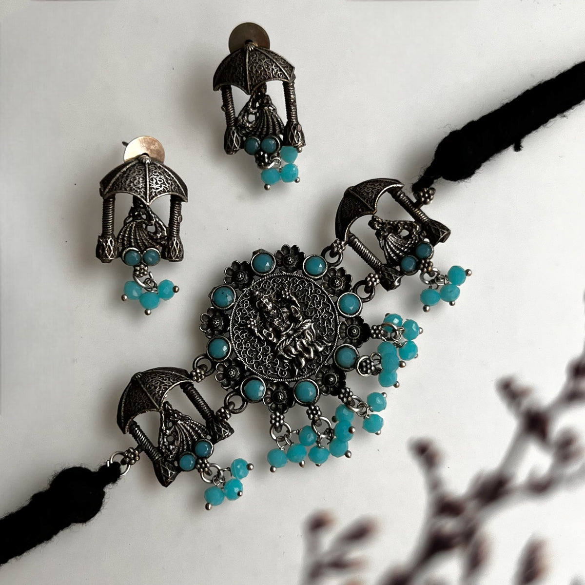 NITHU BIJOUX RAW AND RUSTIC SEMI HANDMADE CHOKER WITH EARRINGS CH95