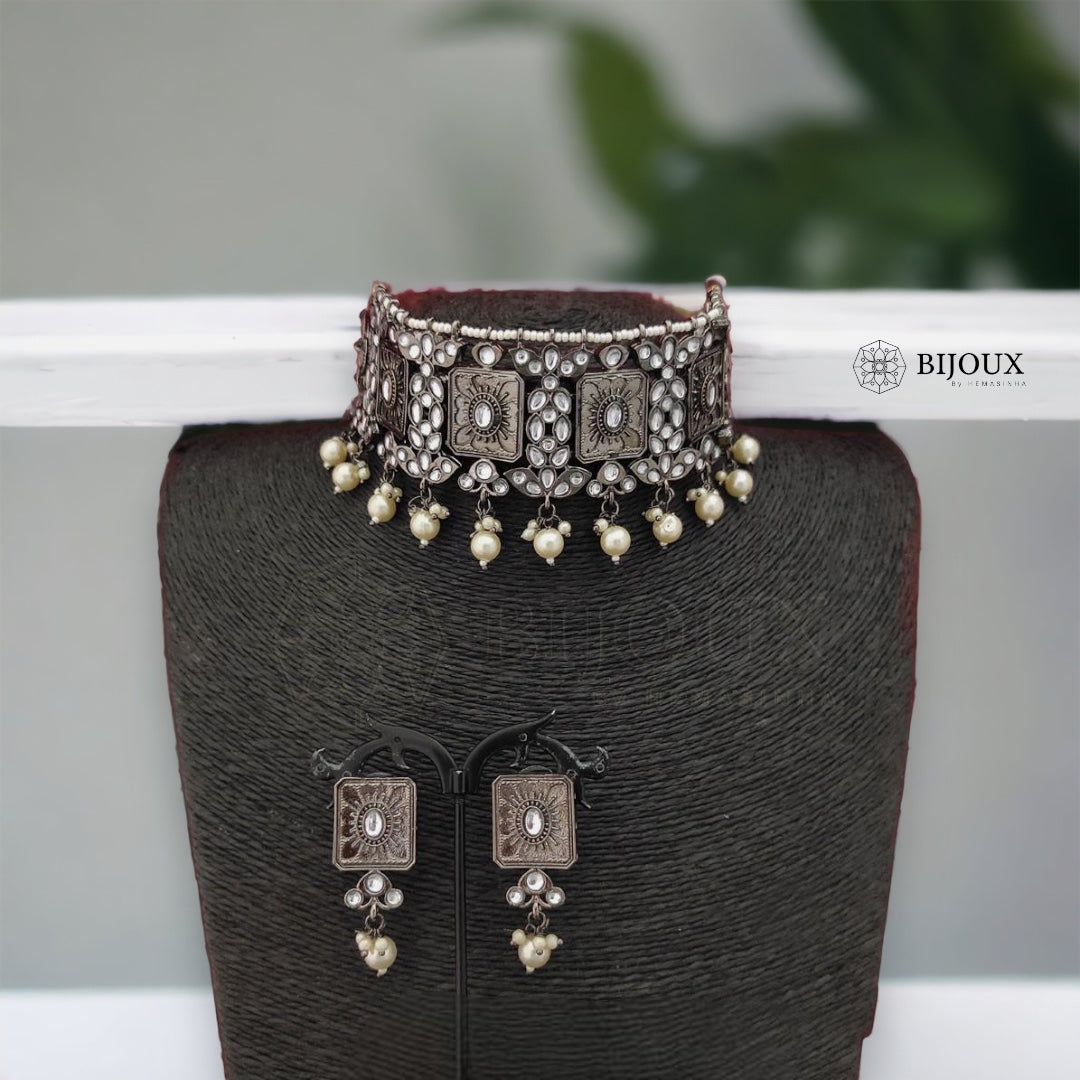 MOXIE BLACK FINISH CHOKER WITH EARRINGS CH343