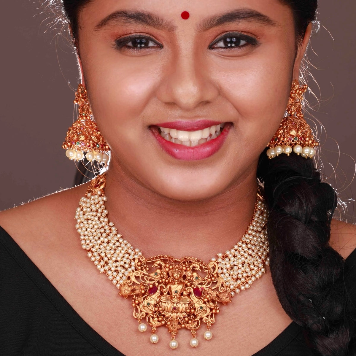 MAYA GOLD TONED ANTIQUE FINISH TEMPLE NECKLACE WITH EARRINGS NL170