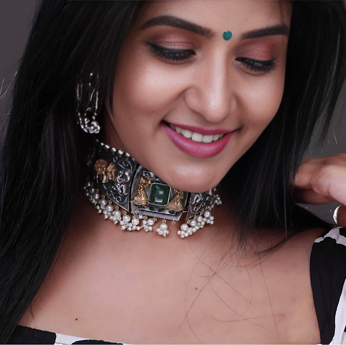 SUGIR BIJOUX PREMIUM DUAL TONED SEMI HANDMADE CHOKER WITH EARRINGS CH69