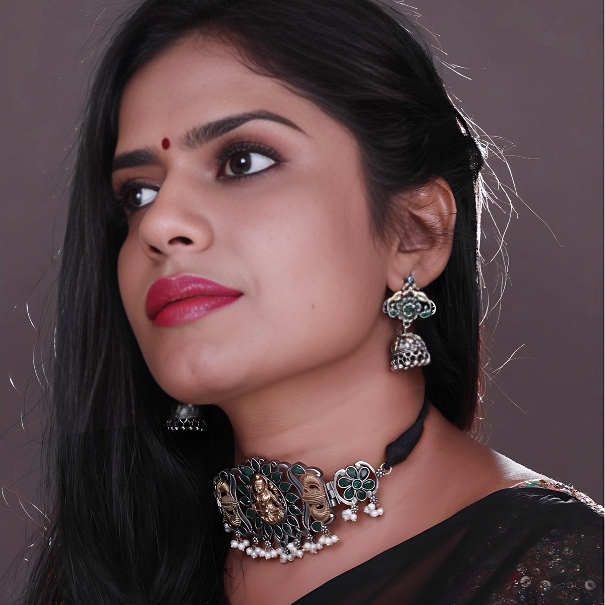 NITHAYA BIJOUX PREMIUM AND EXCLUSIVE RAW AND RUSTIC SEMI HANDMADE CHOKER WITH EARRINGS CH99