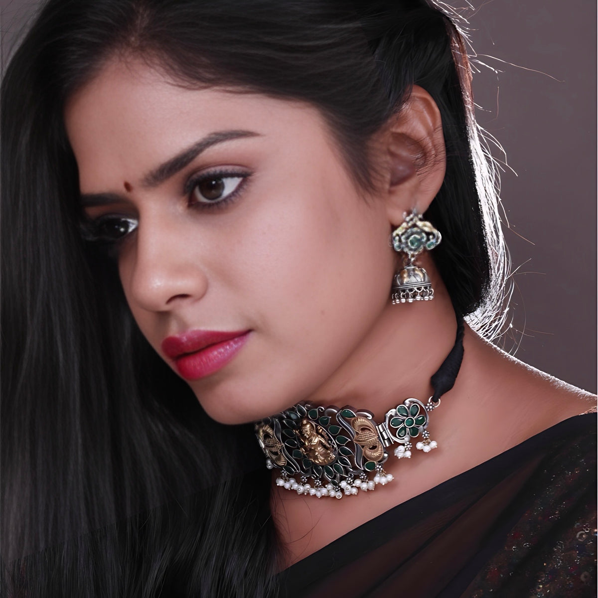 NITHAYA BIJOUX PREMIUM AND EXCLUSIVE RAW AND RUSTIC SEMI HANDMADE CHOKER WITH EARRINGS CH99