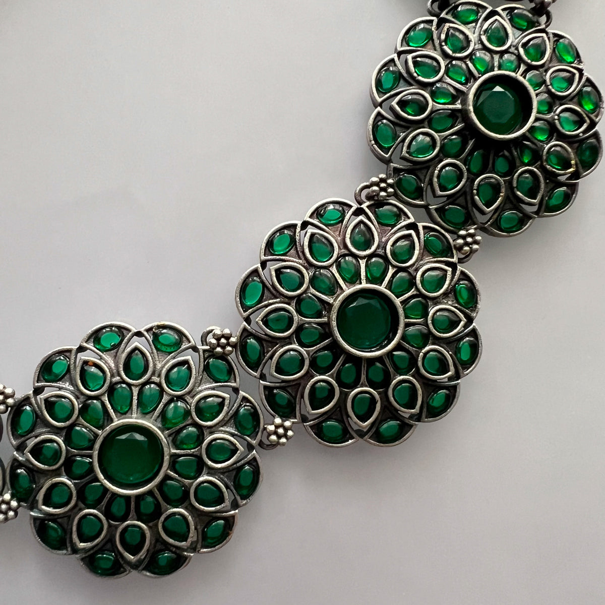 BRUNDHA FAUX SILVER SEMI HANDMADE ANTIQUE NECKPIECE/NECKLACE WITH EARRING NL262