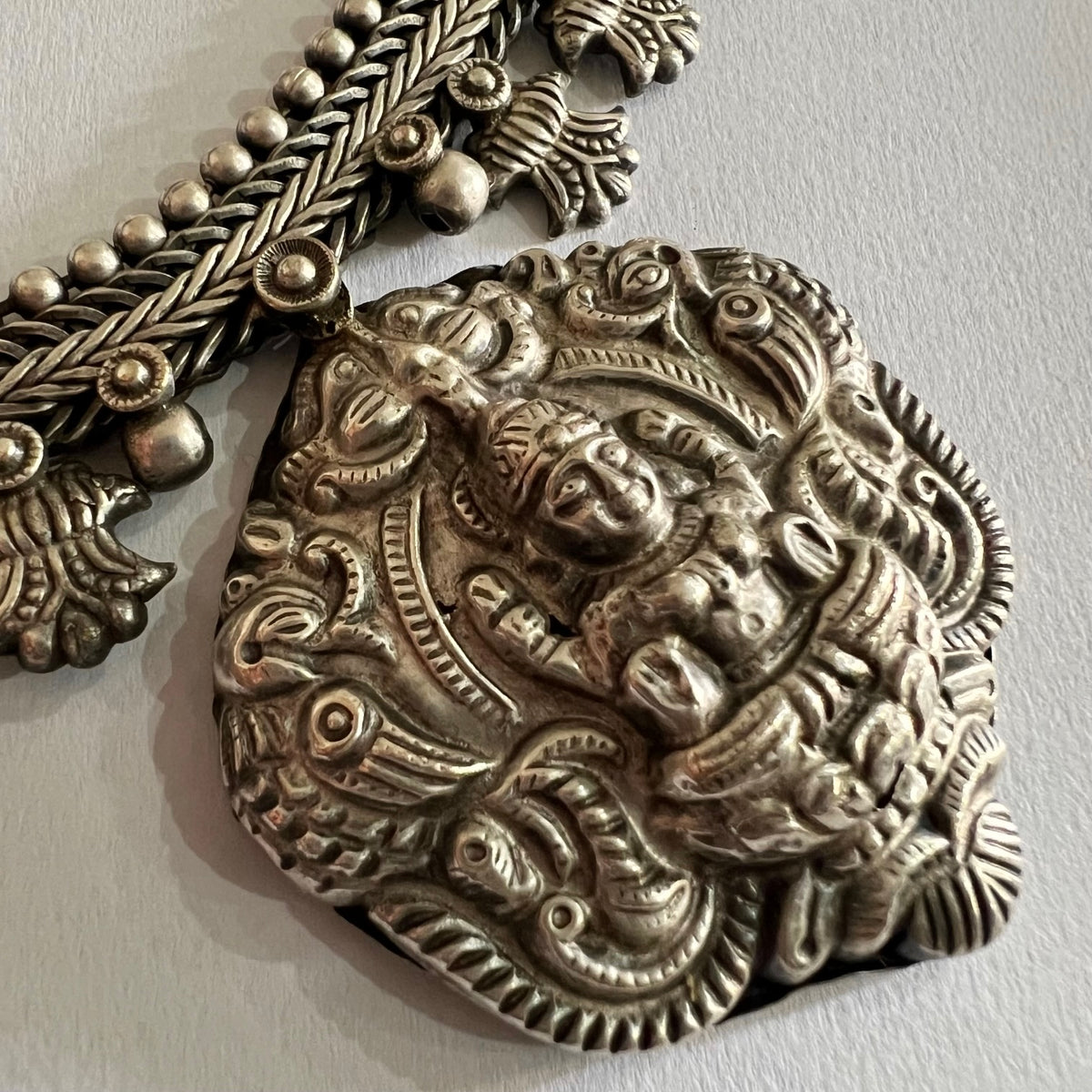 MRILANILI TEMPLE SEMI HANDMADE ANTIQUE SILVER TONED NECKLACE  NL292