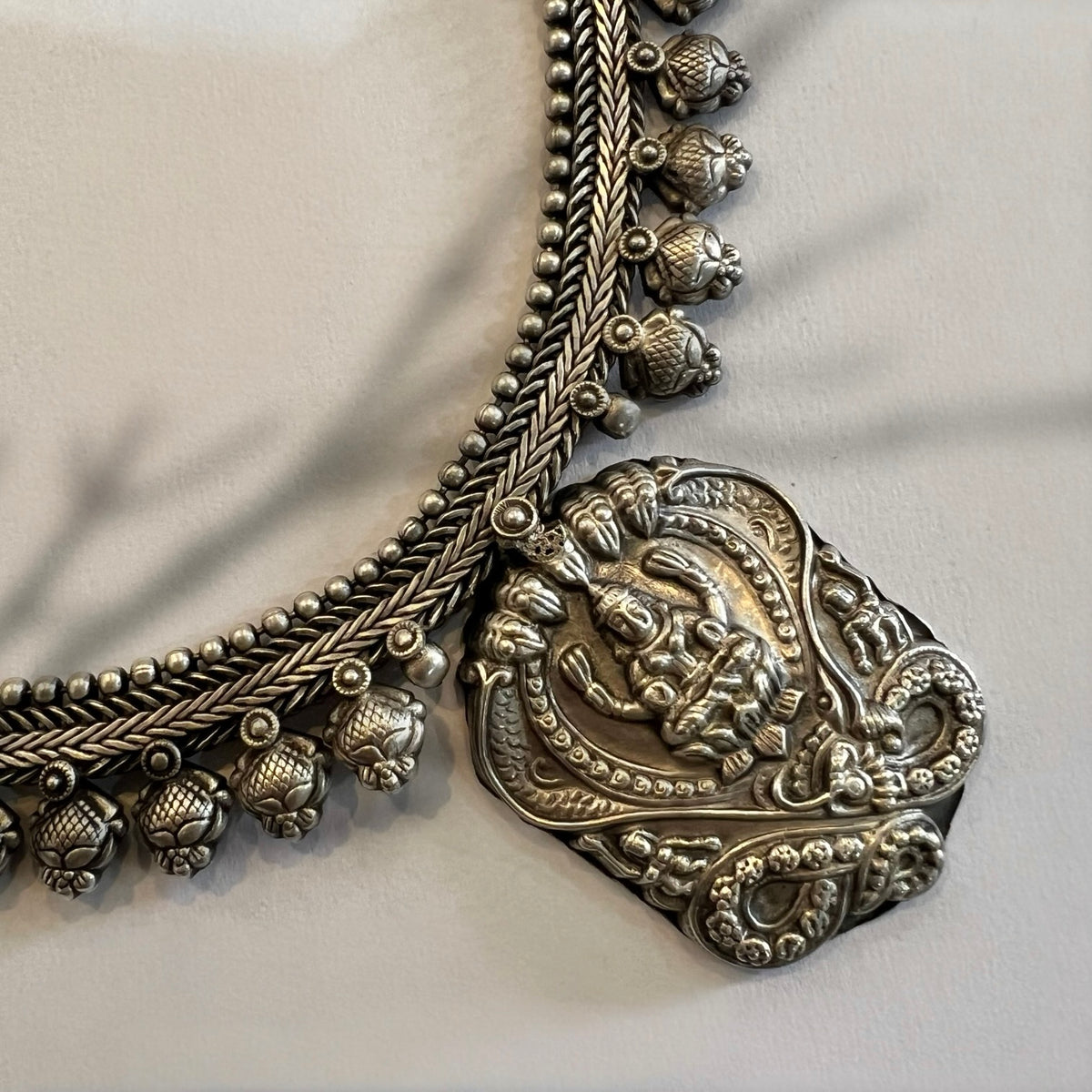 MRILANILI TEMPLE SEMI HANDMADE ANTIQUE SILVER TONED NECKLACE  NL292