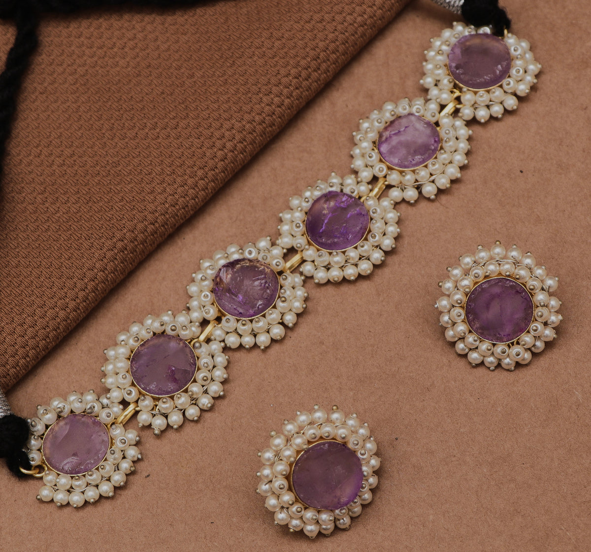 WILLOW BIJOUX PREMIUM HANDMADE RAW STONE CHOKER WITH EARRINGS CH122