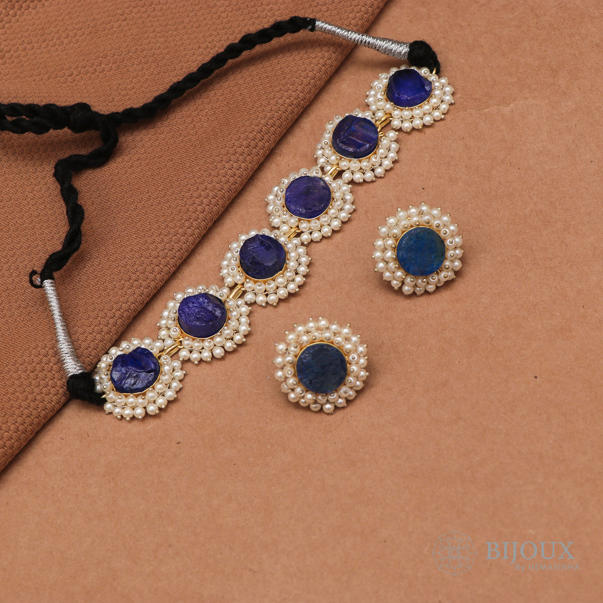 WILLOW BIJOUX PREMIUM HANDMADE RAW STONE CHOKER WITH EARRINGS CH122