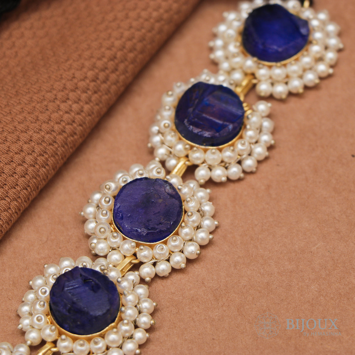 WILLOW BIJOUX PREMIUM HANDMADE RAW STONE CHOKER WITH EARRINGS CH122