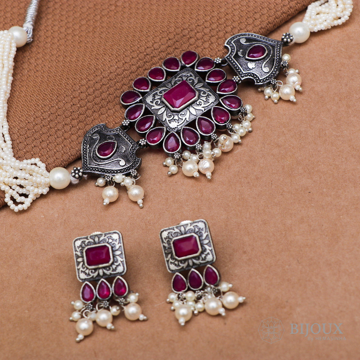 NORA BIJOUX PREMIUM  SEMI HANDMADE CHOKER WITH EARRINGS CH105