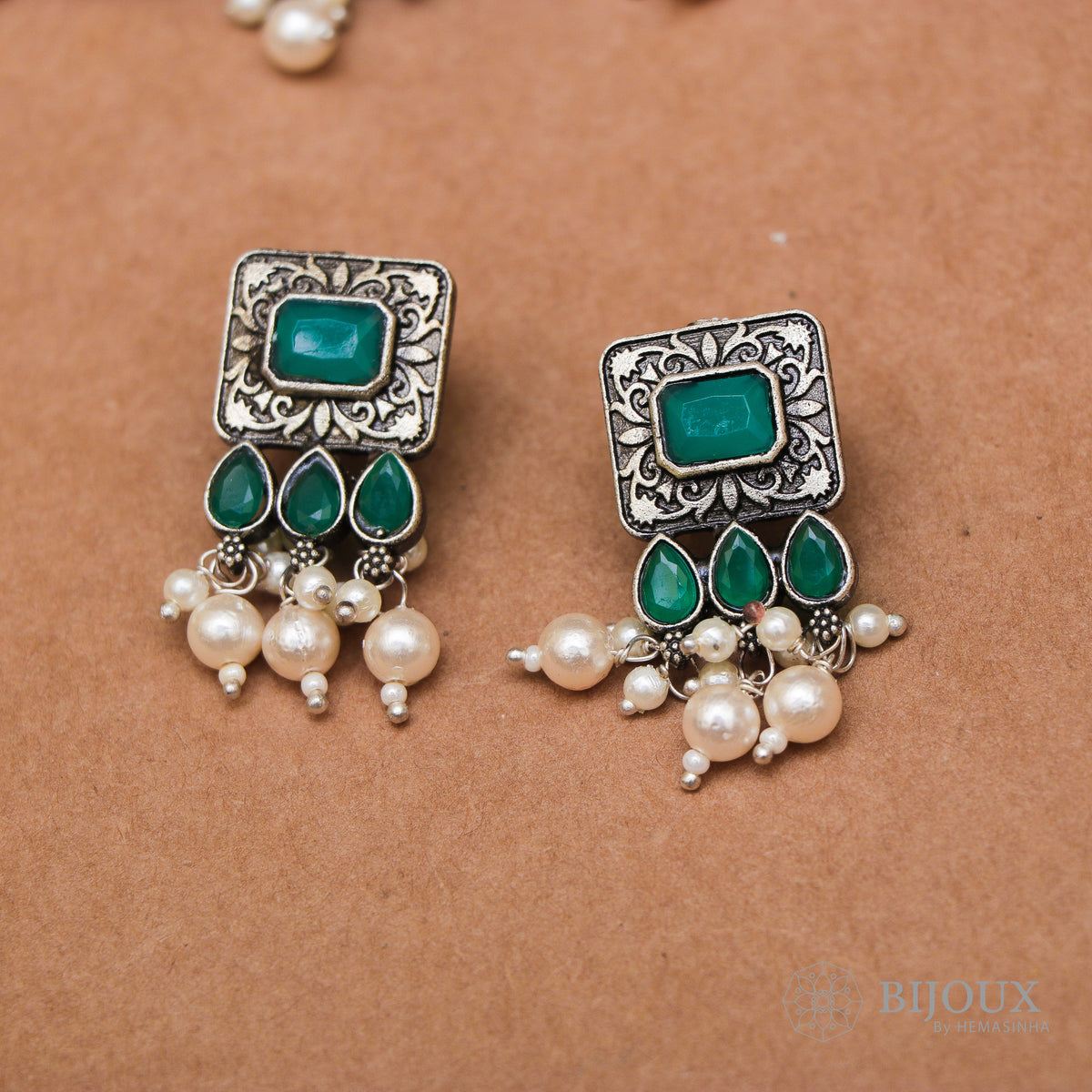 NORA BIJOUX PREMIUM  SEMI HANDMADE CHOKER WITH EARRINGS CH105