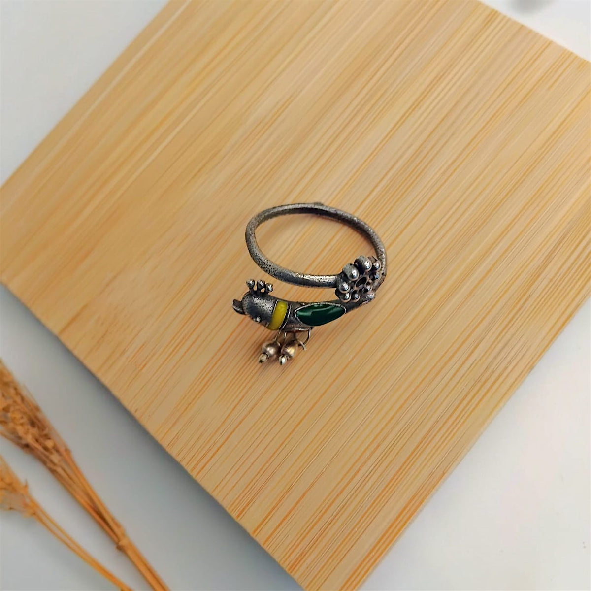 BENOSHANA ENAMEL ANTIQUE RING R105