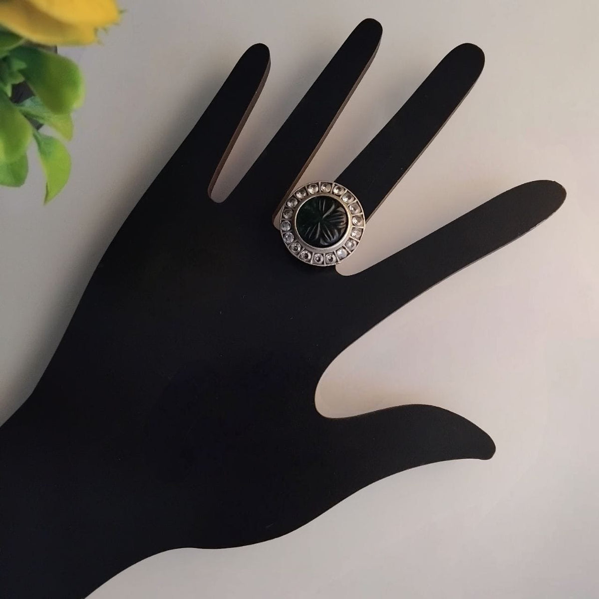 ARNISHA SILVER TONED CARVING STONE RING R87